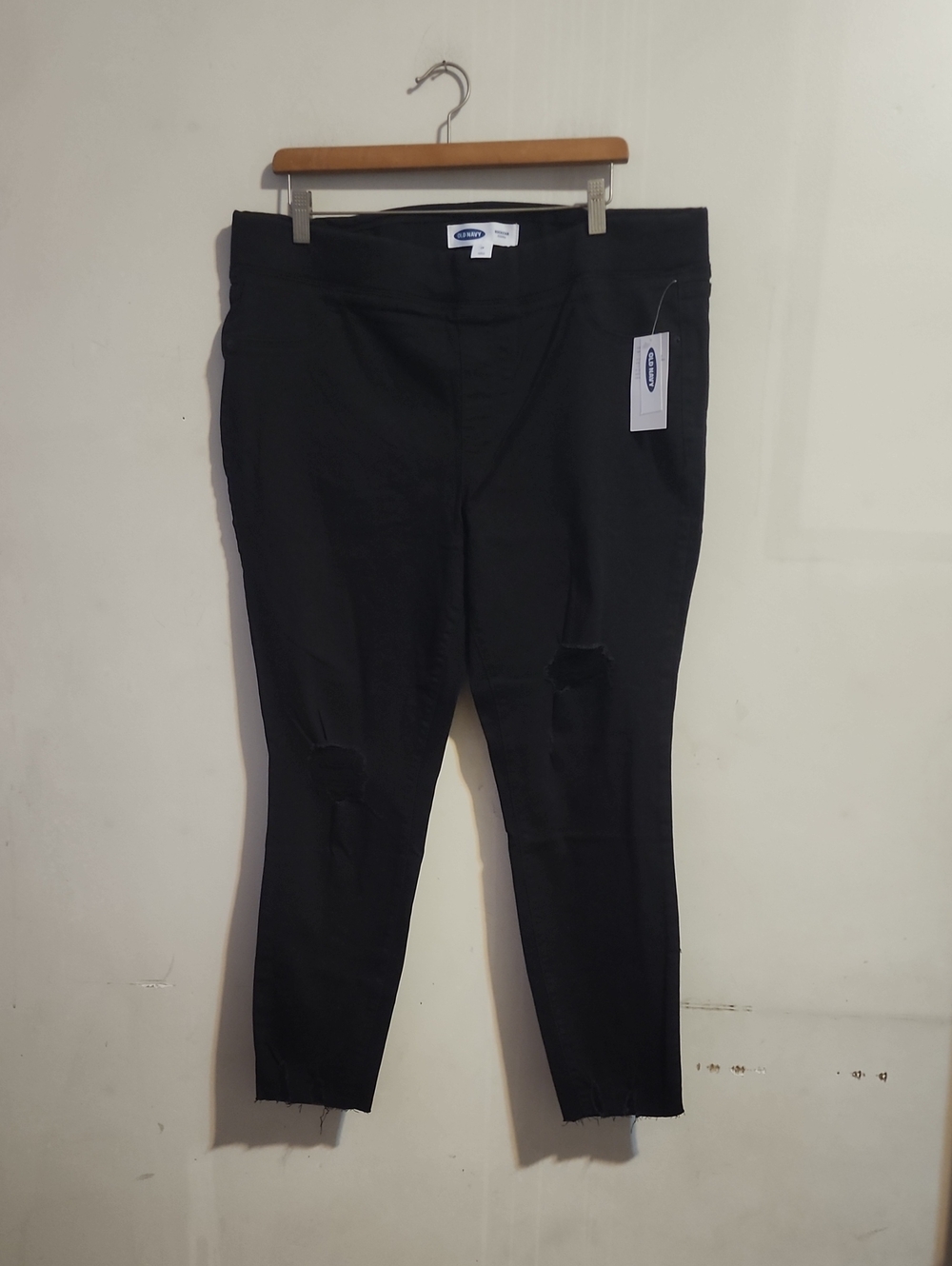 Old Navy Black Ripped Ankle Skinny Maternity Jeans.